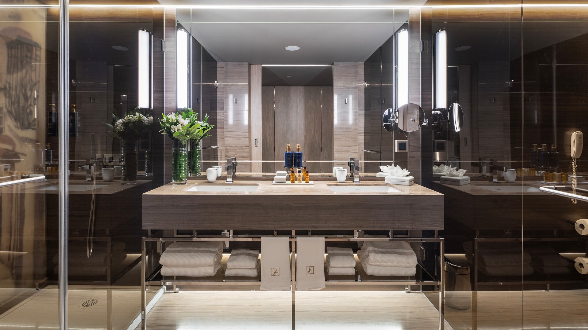 Premium Suite Bathroom