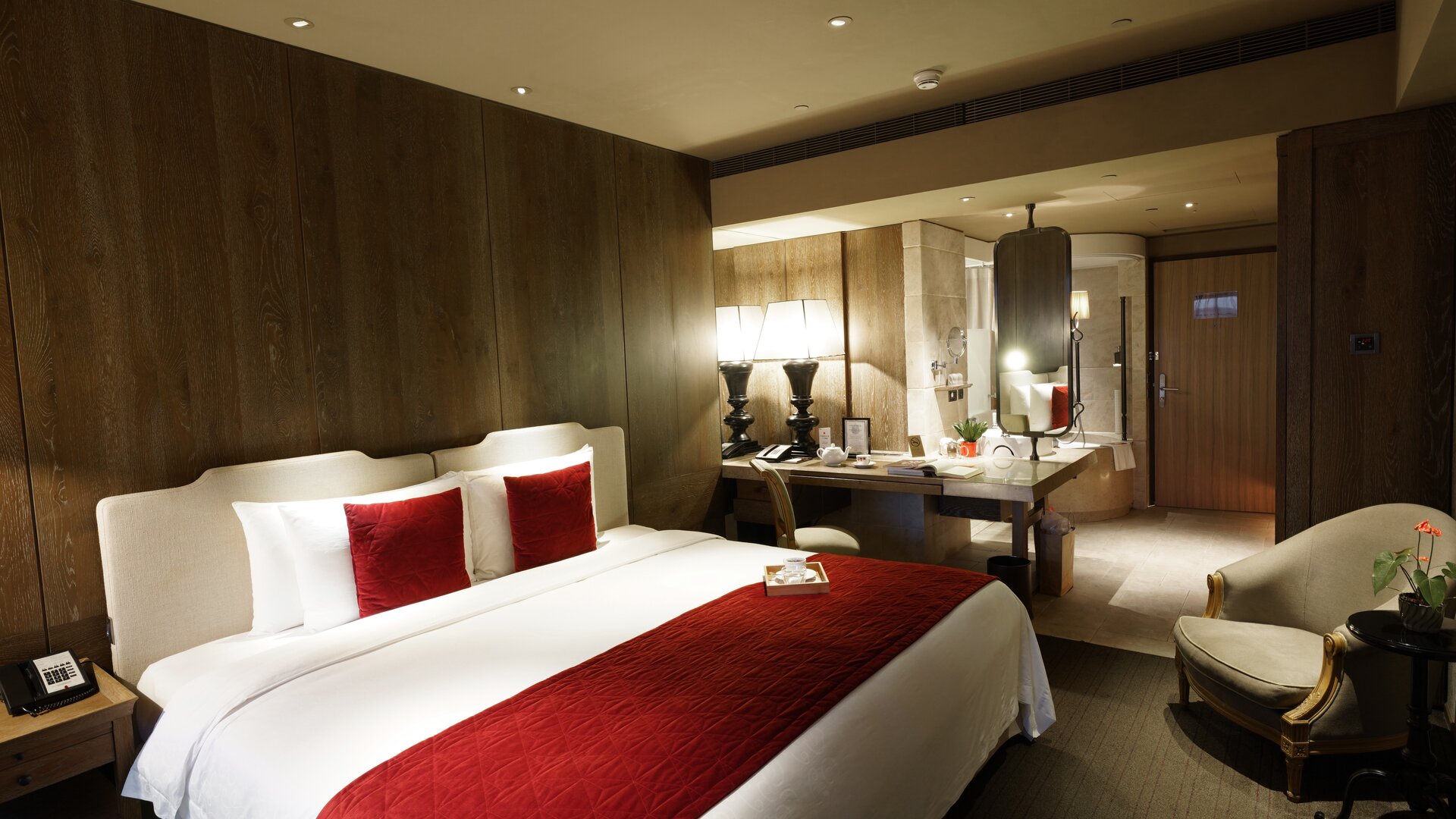 Deluxe Guestroom Overview