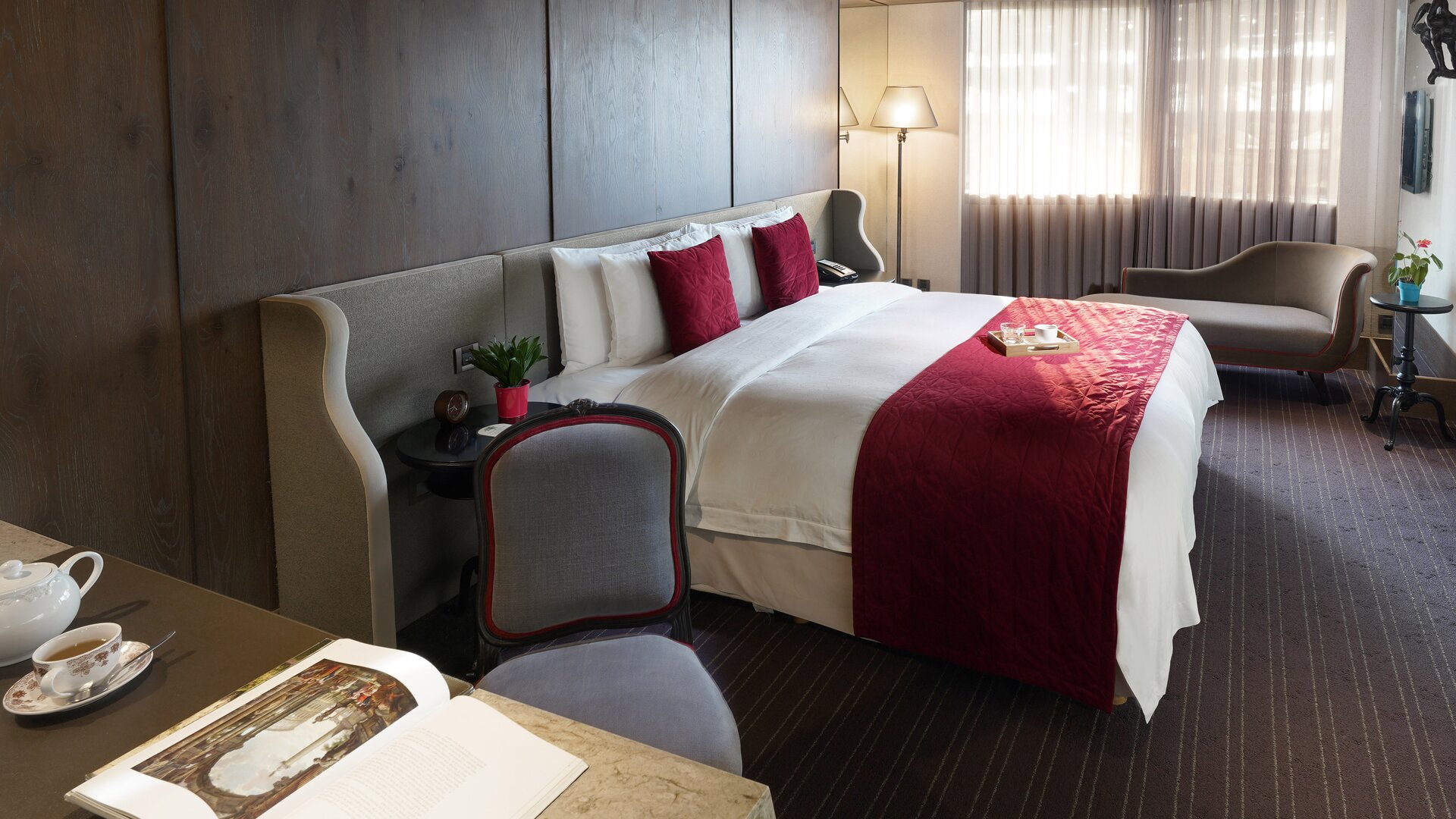 Executive Deluxe Guestroom Bed