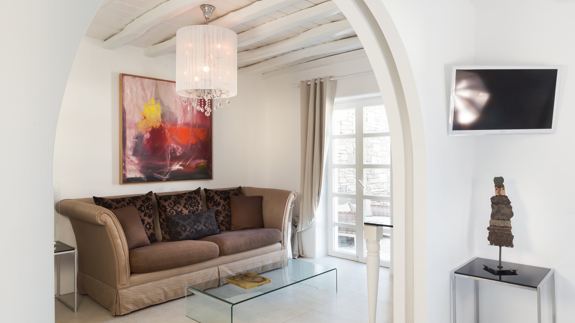 Suite with Pool Livingroom