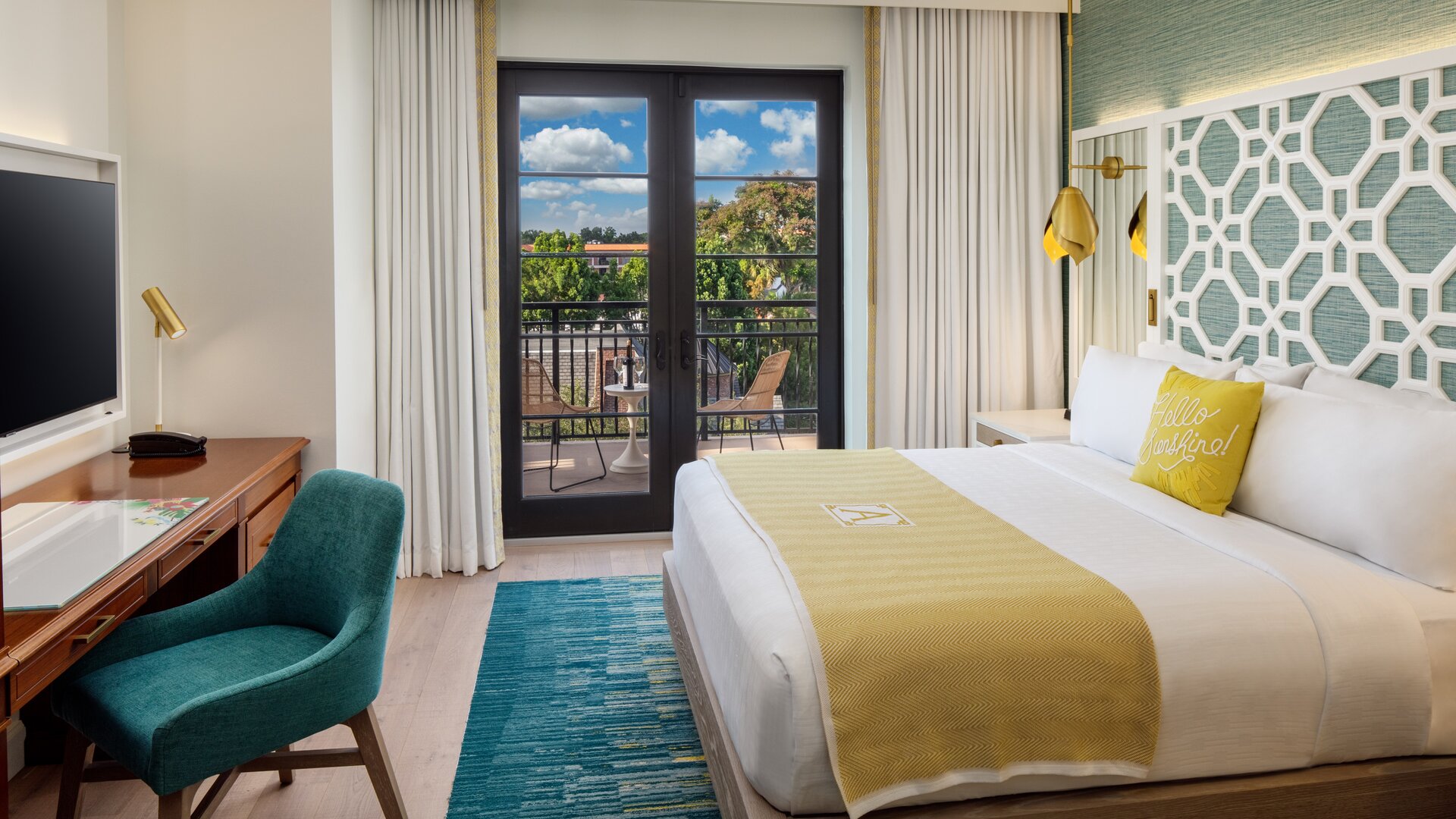Classic King Guestroom with Balcony