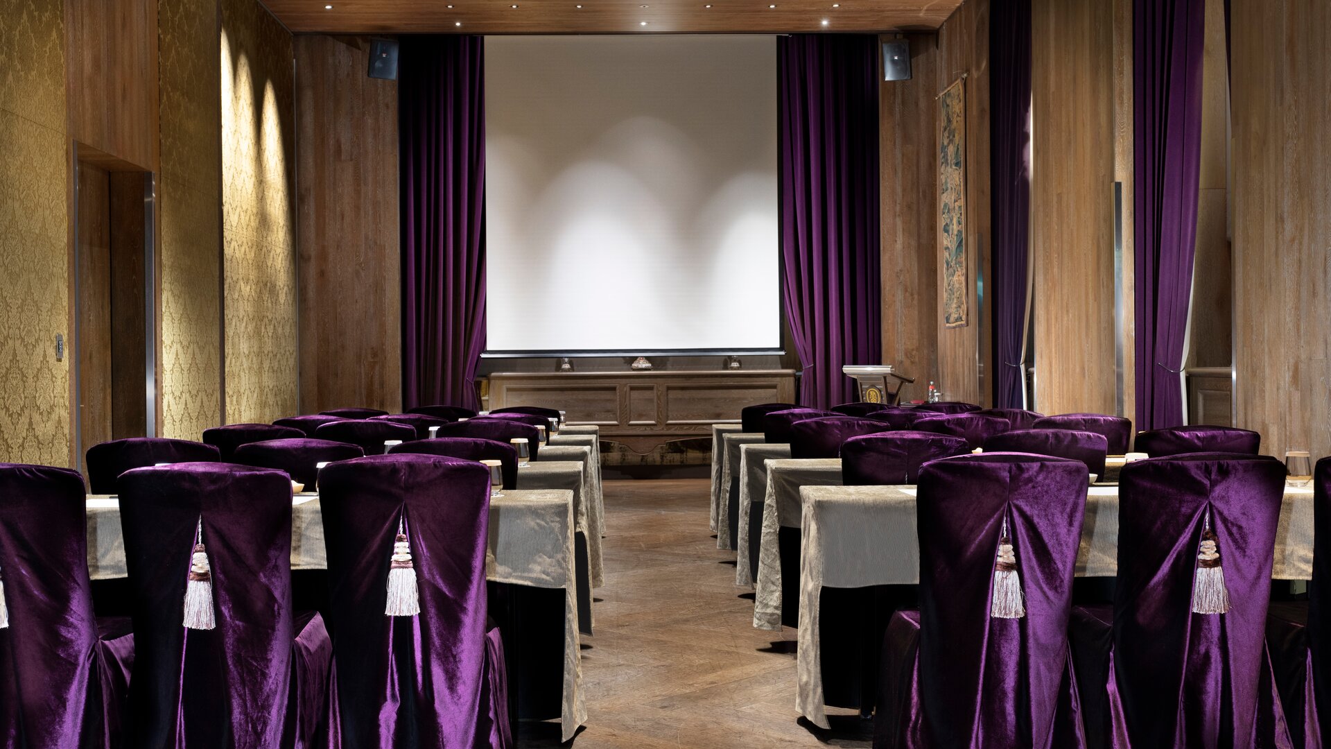 Multi-Functional Meeting Event Space with Conference or Classroom Seating