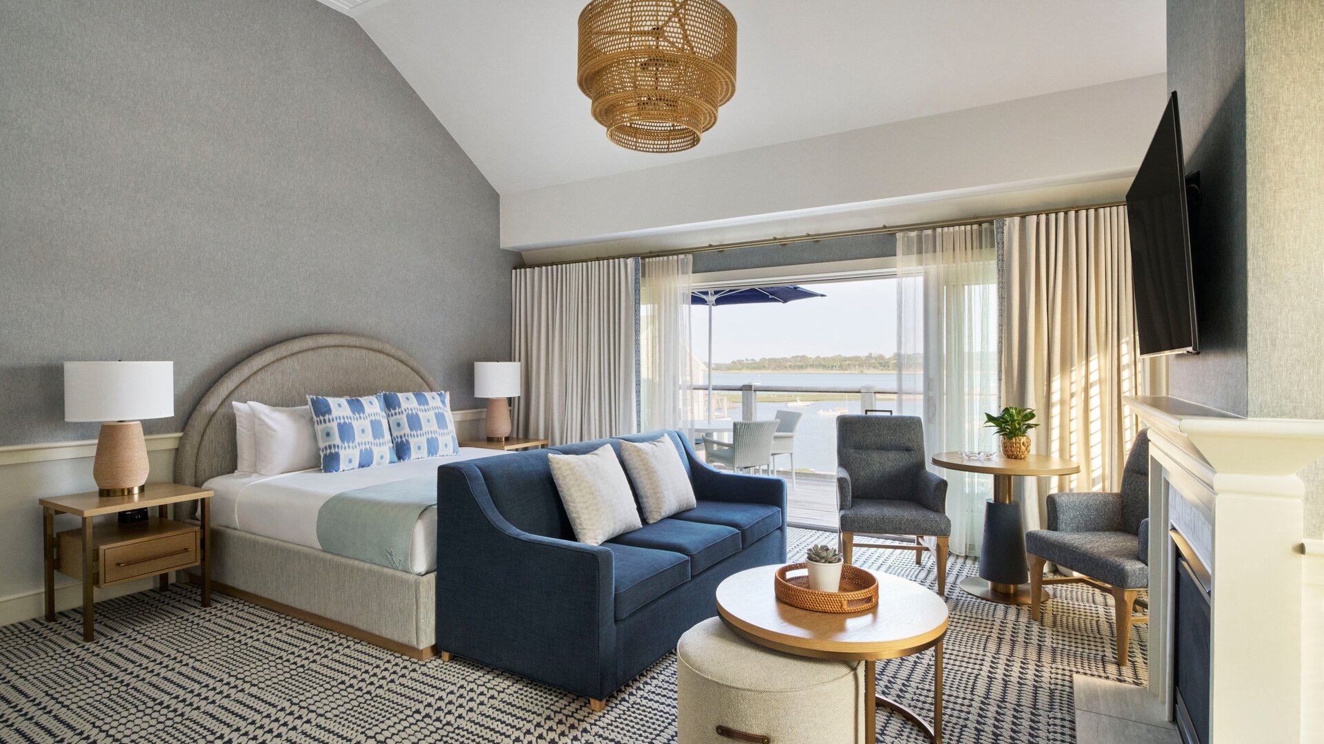 Signature Water View Suite