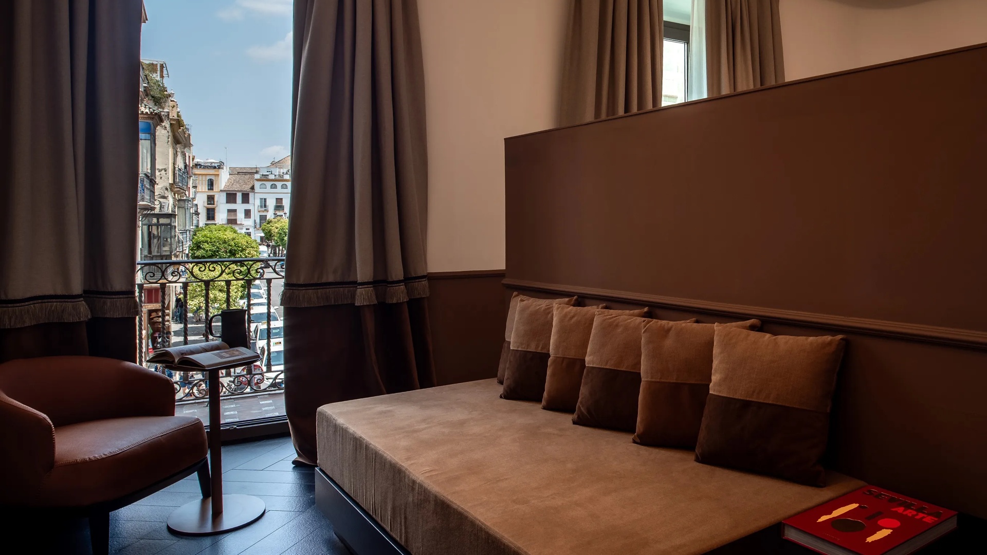 Guestroom Lounge Seating