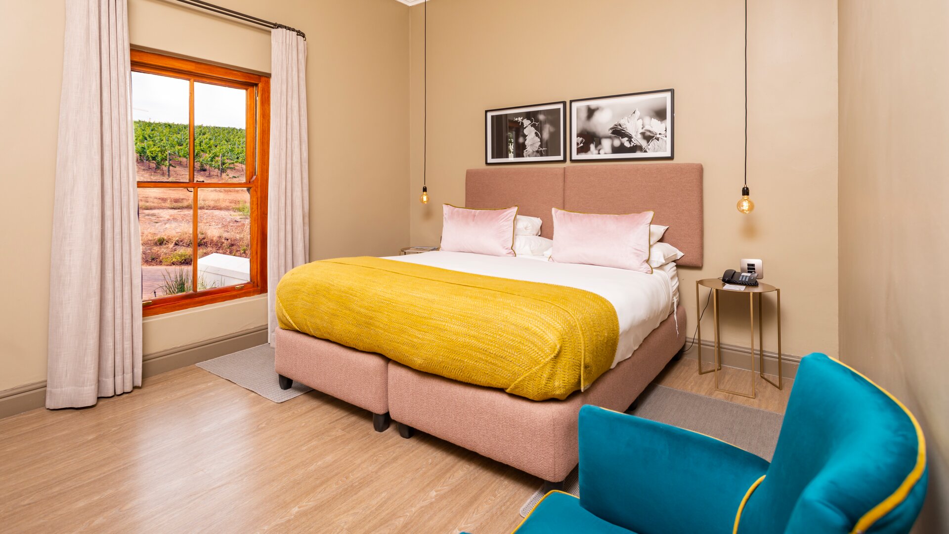 Vineyard Guestroom
