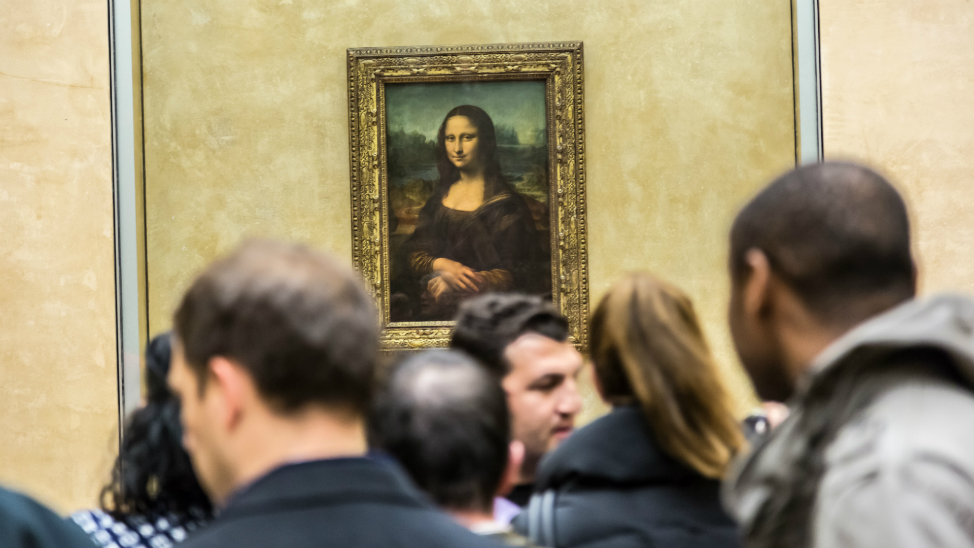 mona lisa louvre crowd