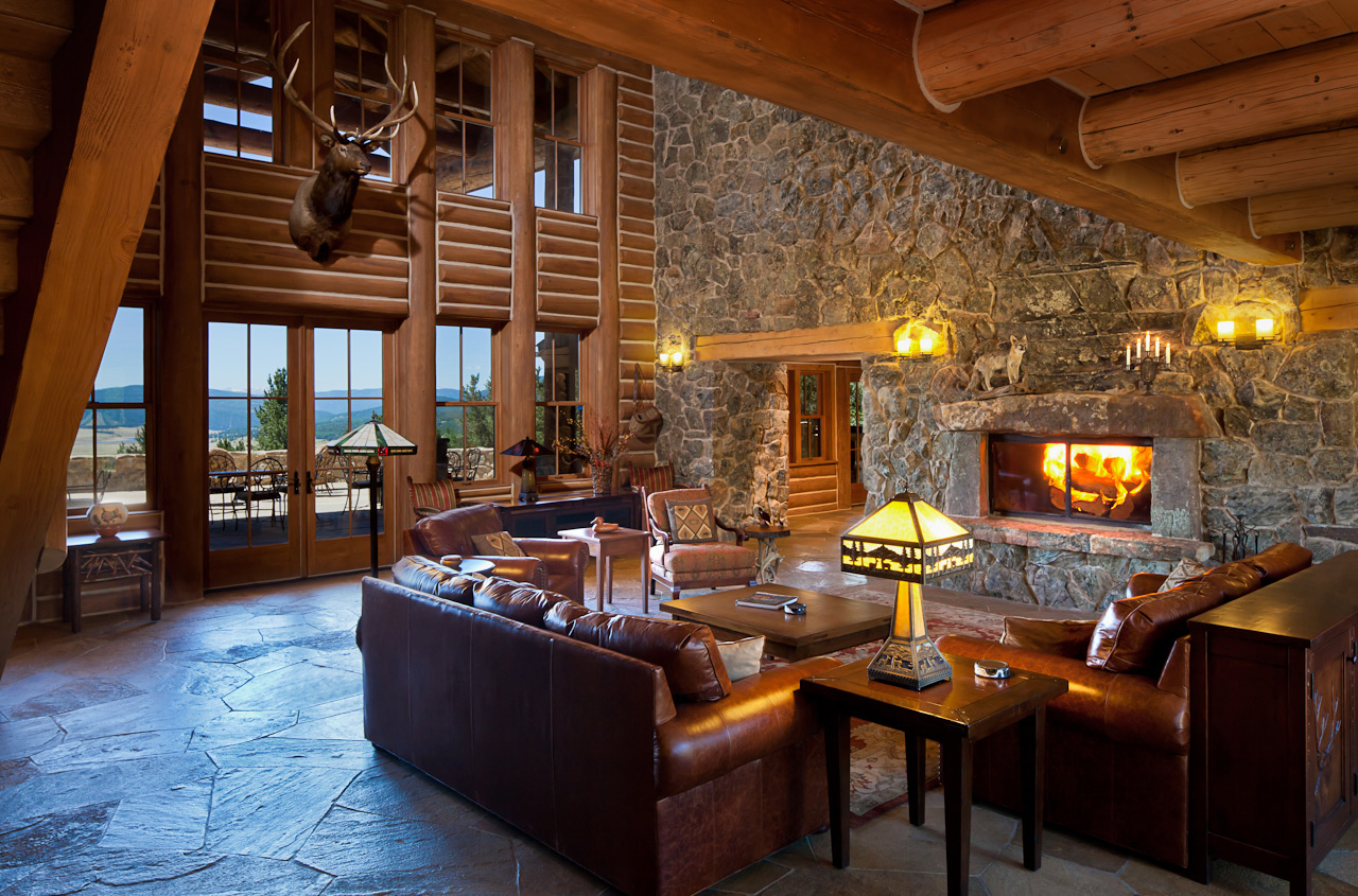 Costilla Lodge Living Space with Fireplace