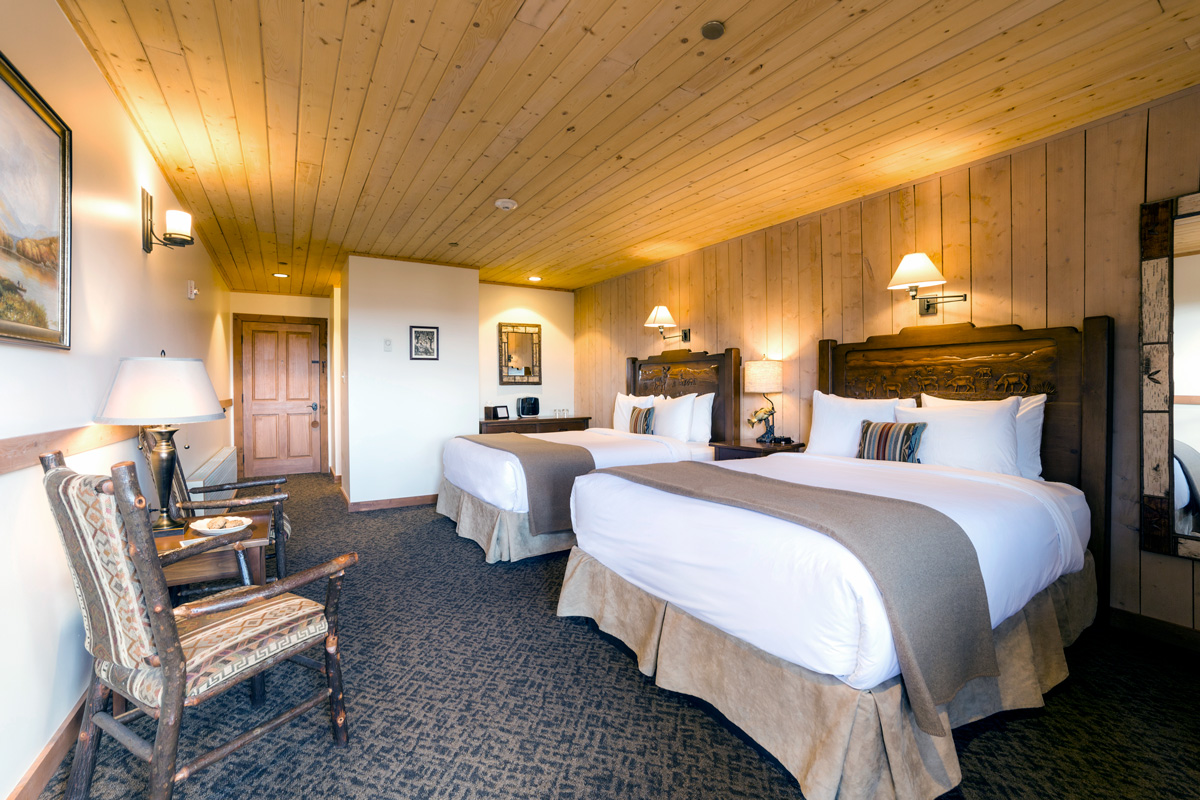 Double Queen Beds at Costilla Lodge