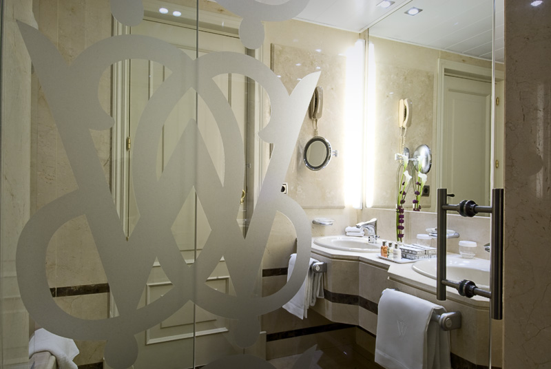 Wellington Hotel & Spa Madrid Guestroom WC