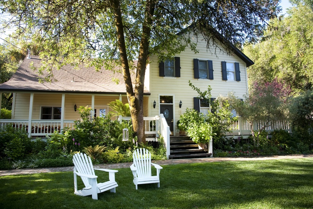 Farmhouse Inn Front Lawn