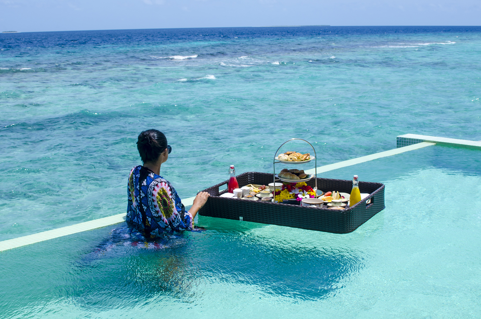 Infinity Pool with Breakfast