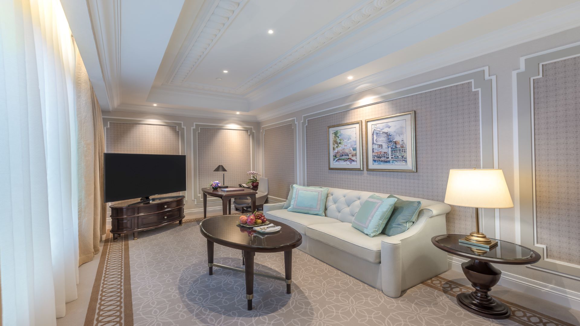 Premier Palladian Suite King Living Room