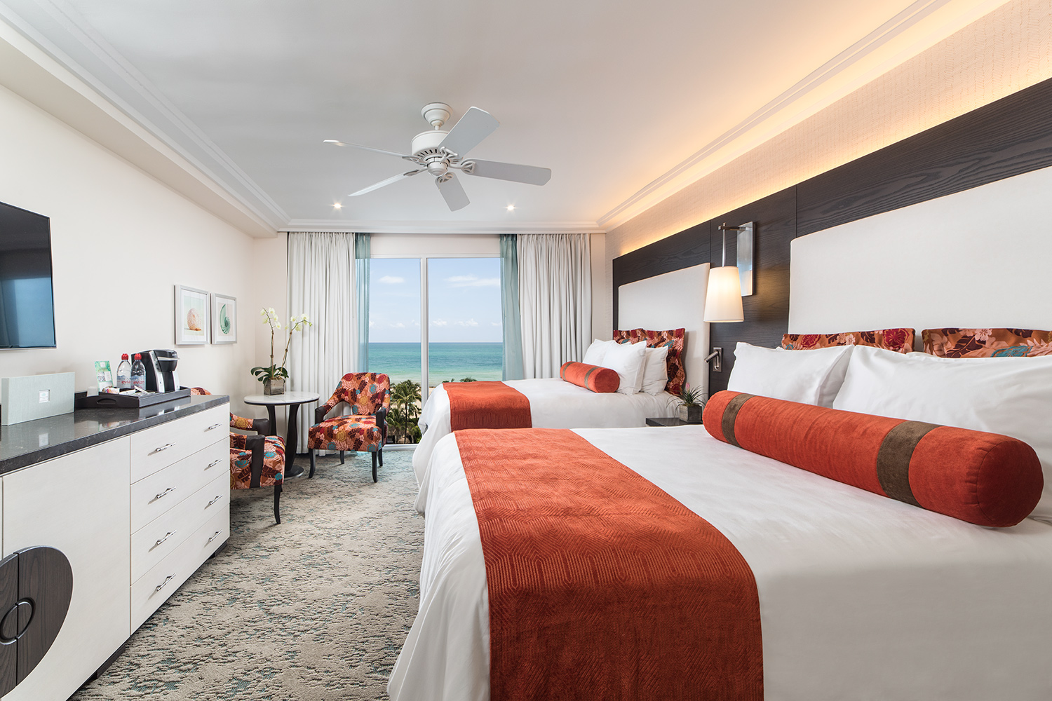 Hotel Palms Guest Double Bed Accommodations with Ocean View