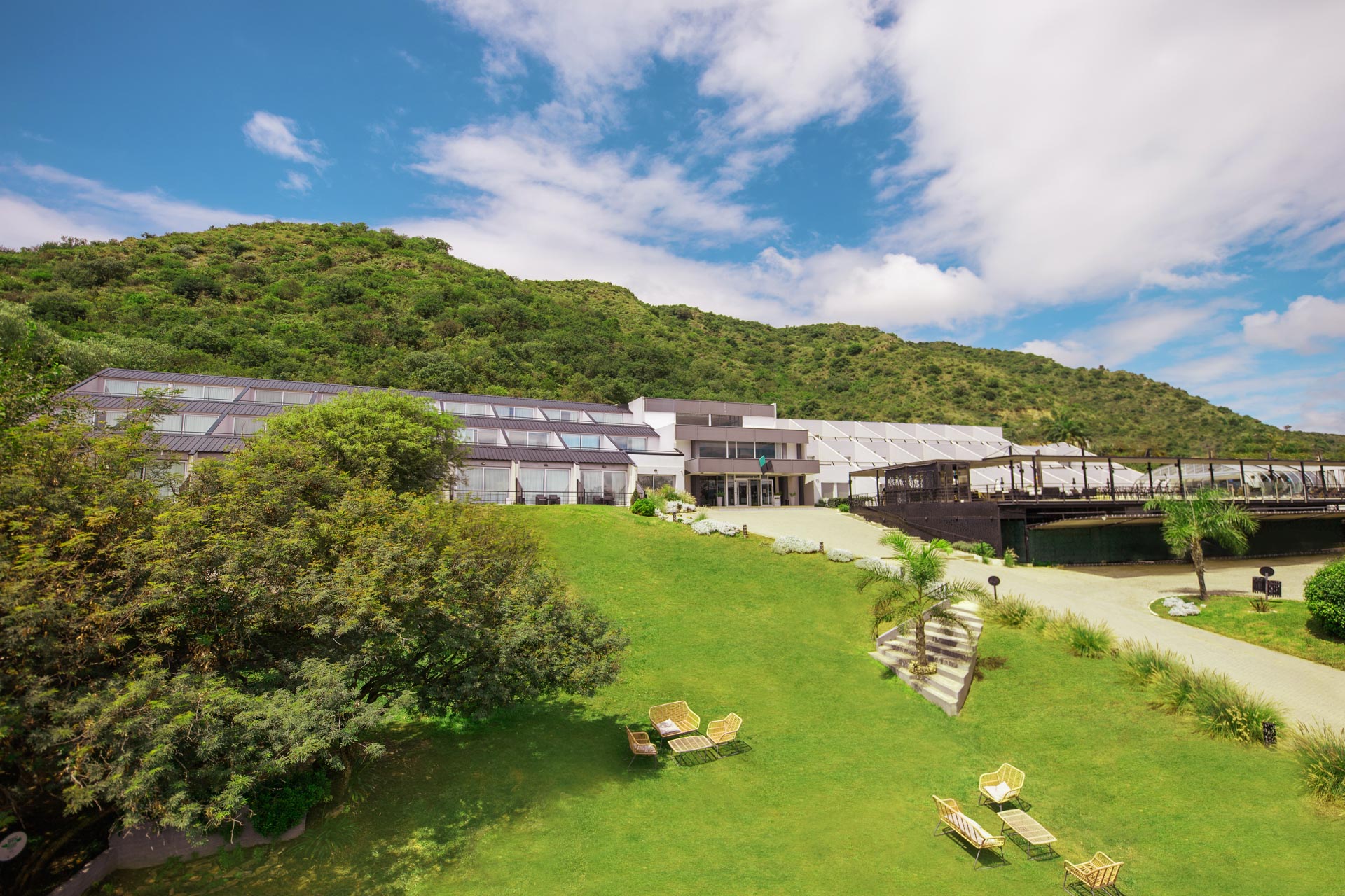 Pinares Panorama Suites Spa & Convention Center
