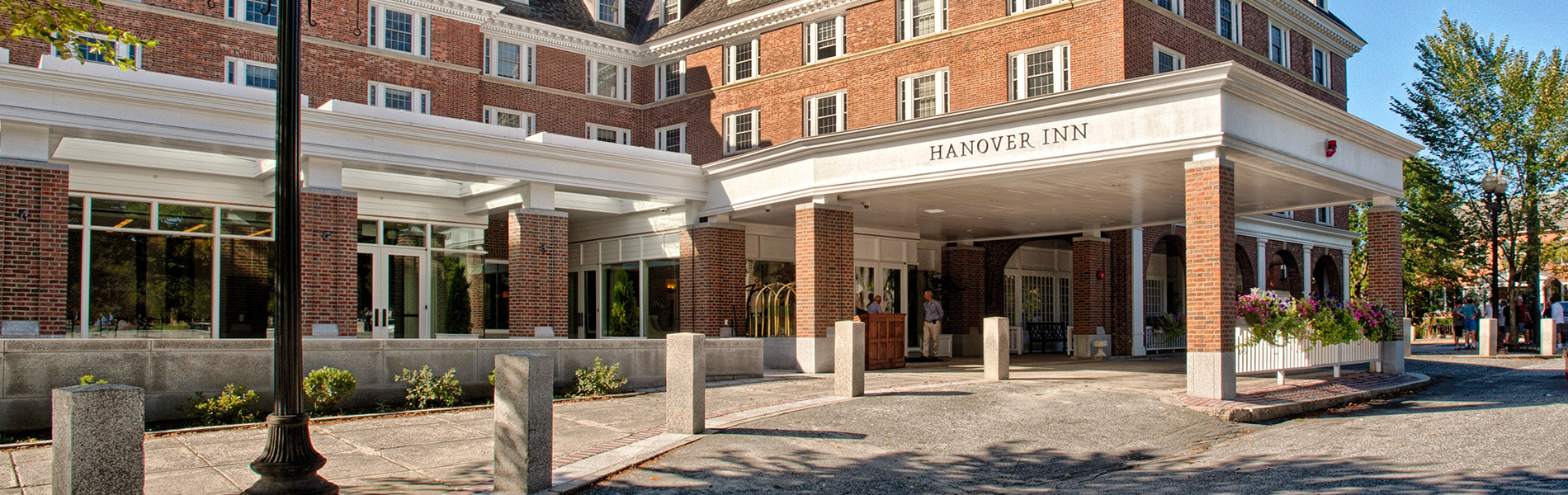 Hanover Inn Dartmouth Entrance