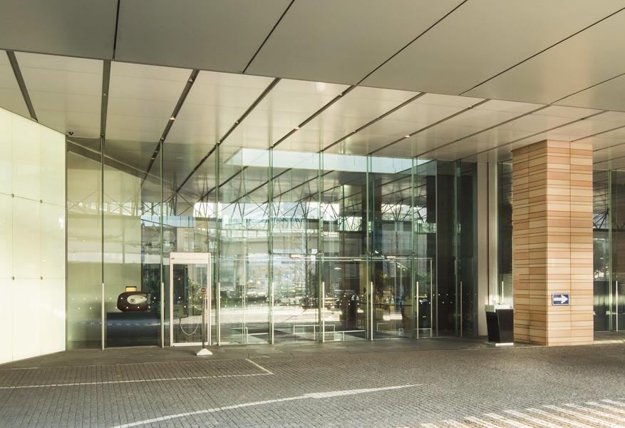 the royal park hotel iconic tokyo shiodome contact number