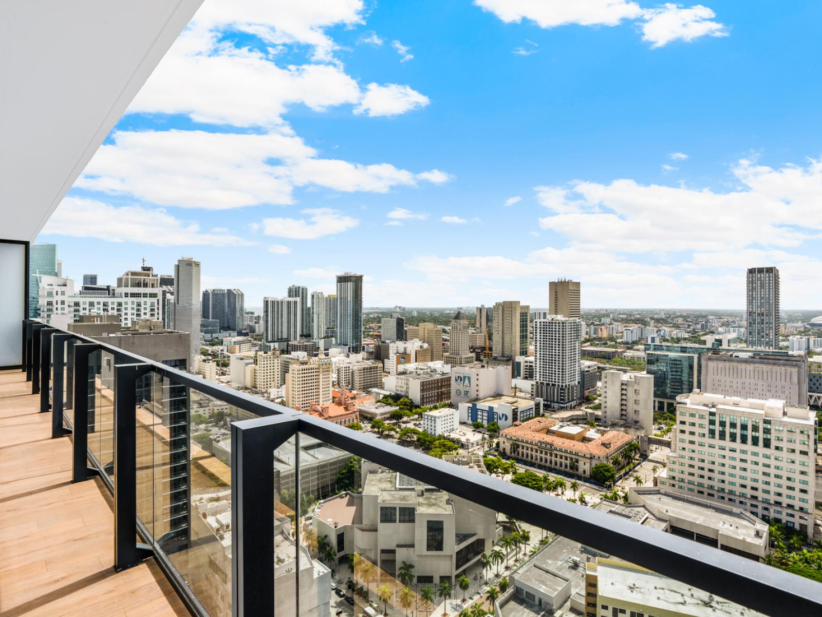 City View Three Bedroom Suite with King/Queen/Queen