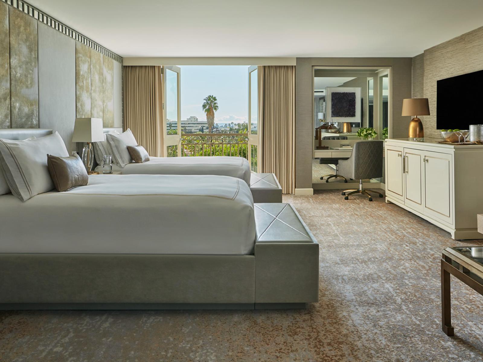 Palm Two Bedroom Suite - Second Bedroom with Double Beds