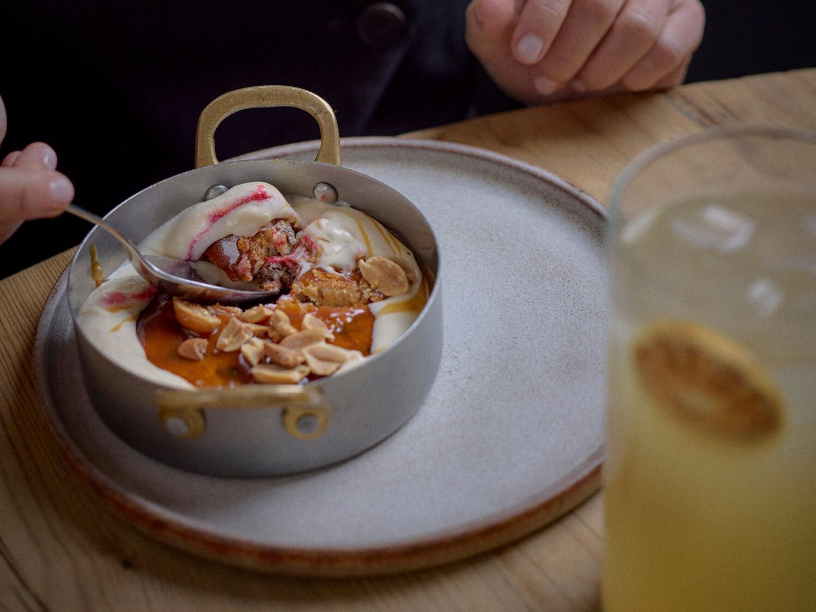 Serras Sevilla Dining