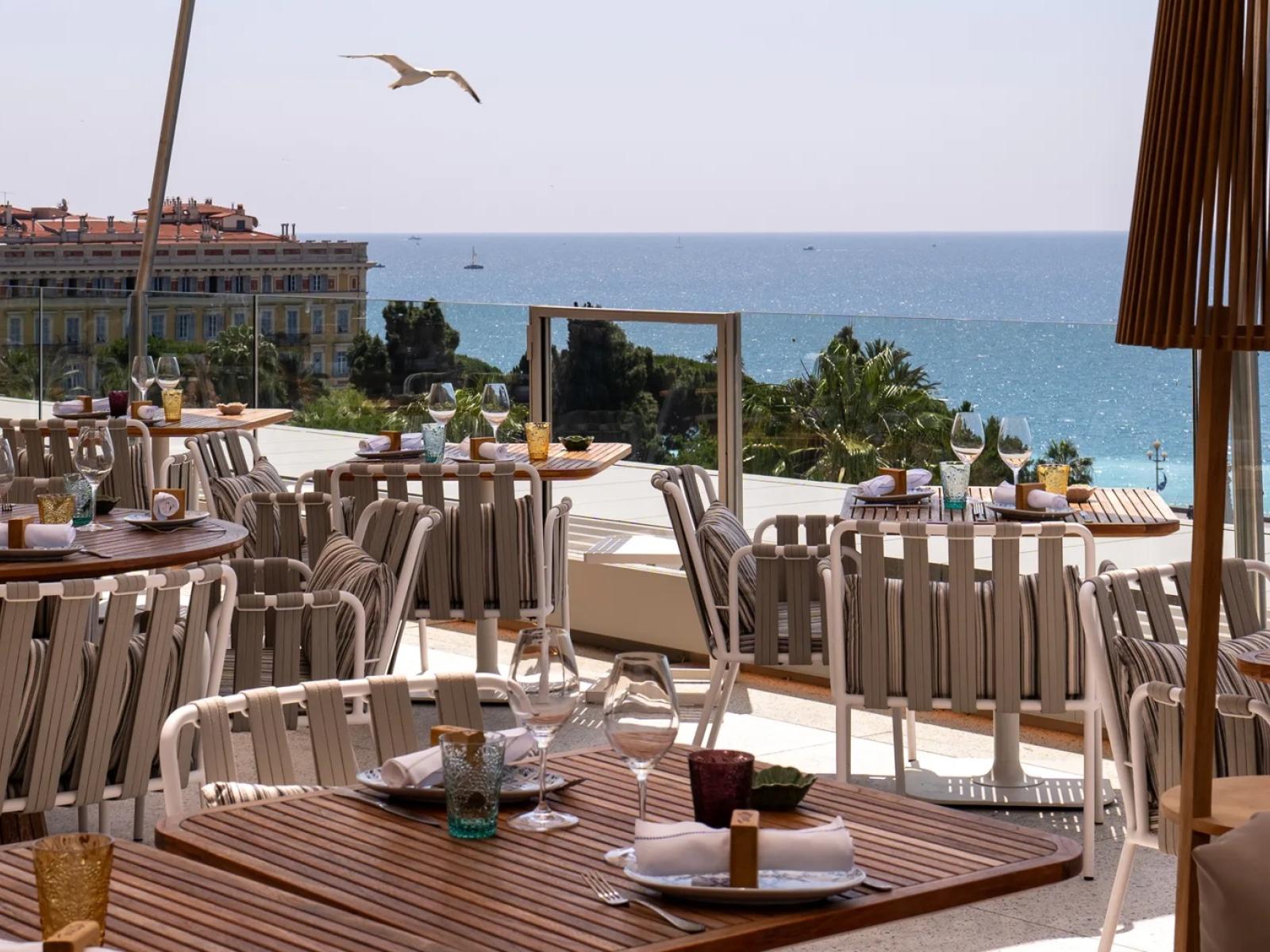 Taulissa Restaurant Rooftop Terrace | Maison Albar - Le Victoria