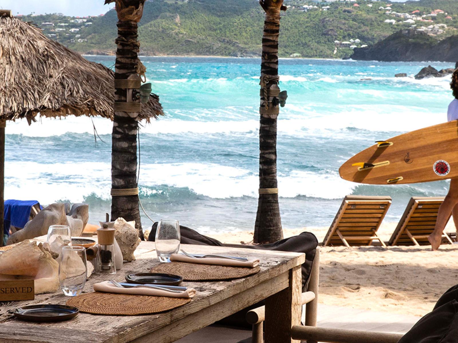 Tangla Hotel Brussels Dining on the beach