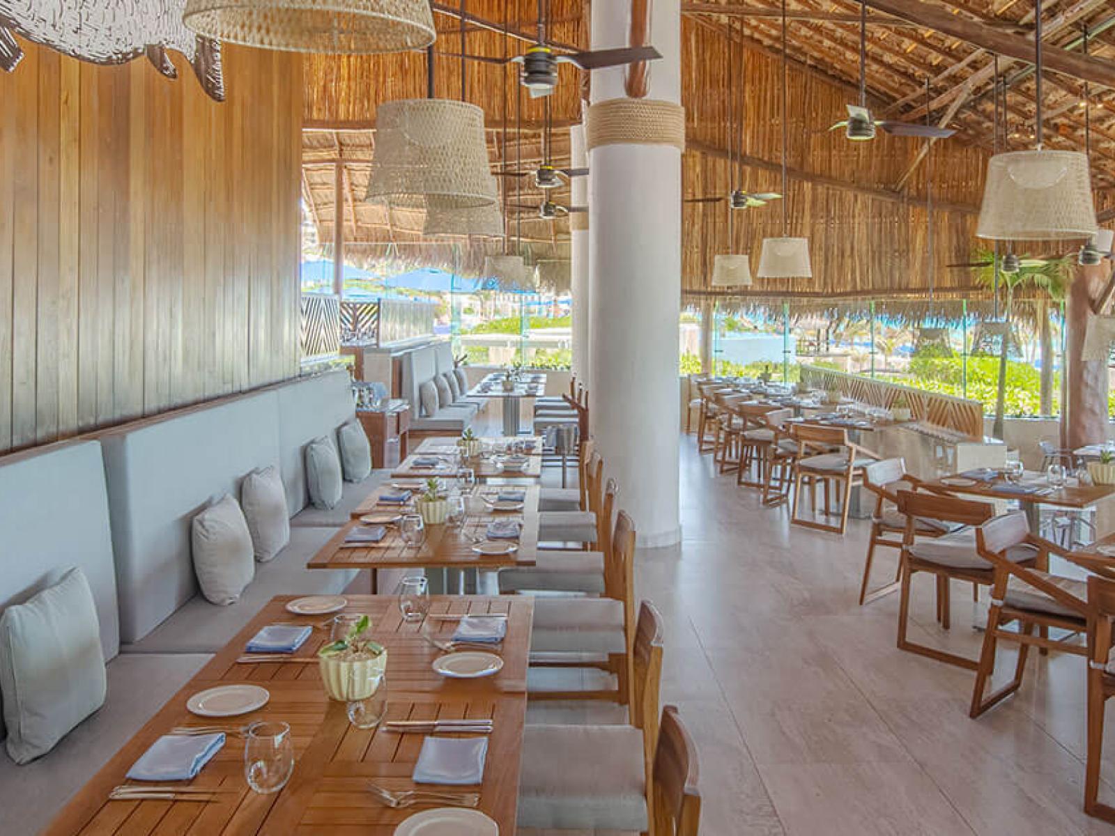 Azur Restaurant - Live Aqua Cancun