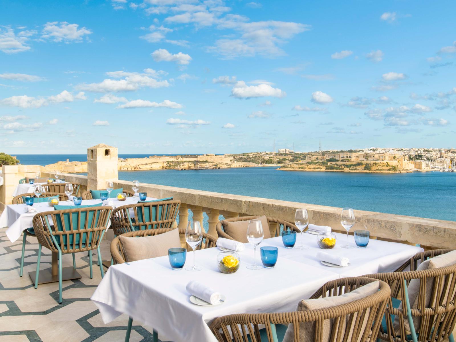 INIALA HARBOUR HOUSE & RESIDENCES Dining