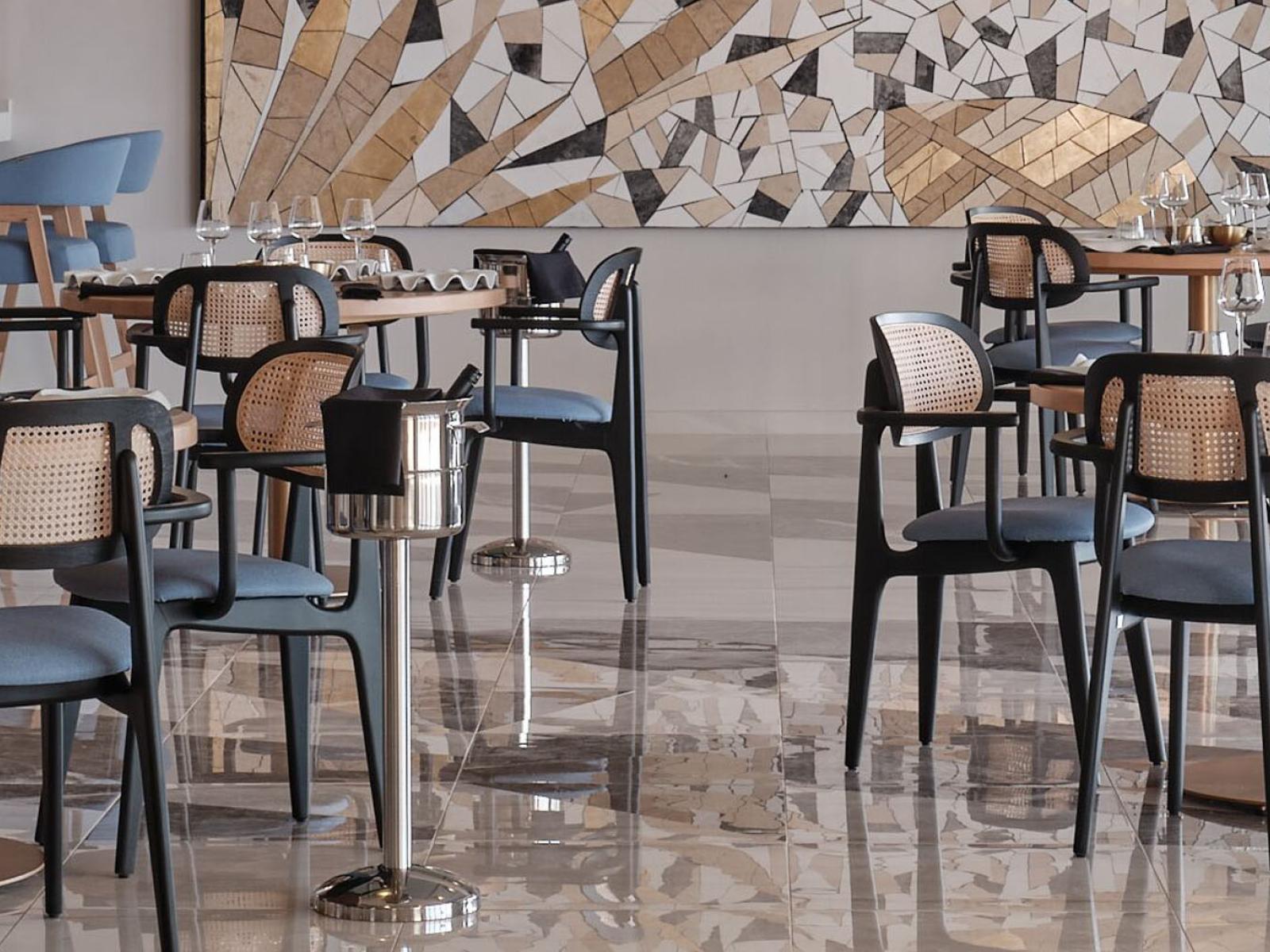 OROS LUXURY BEACH RESORT | Madaros Restaurant