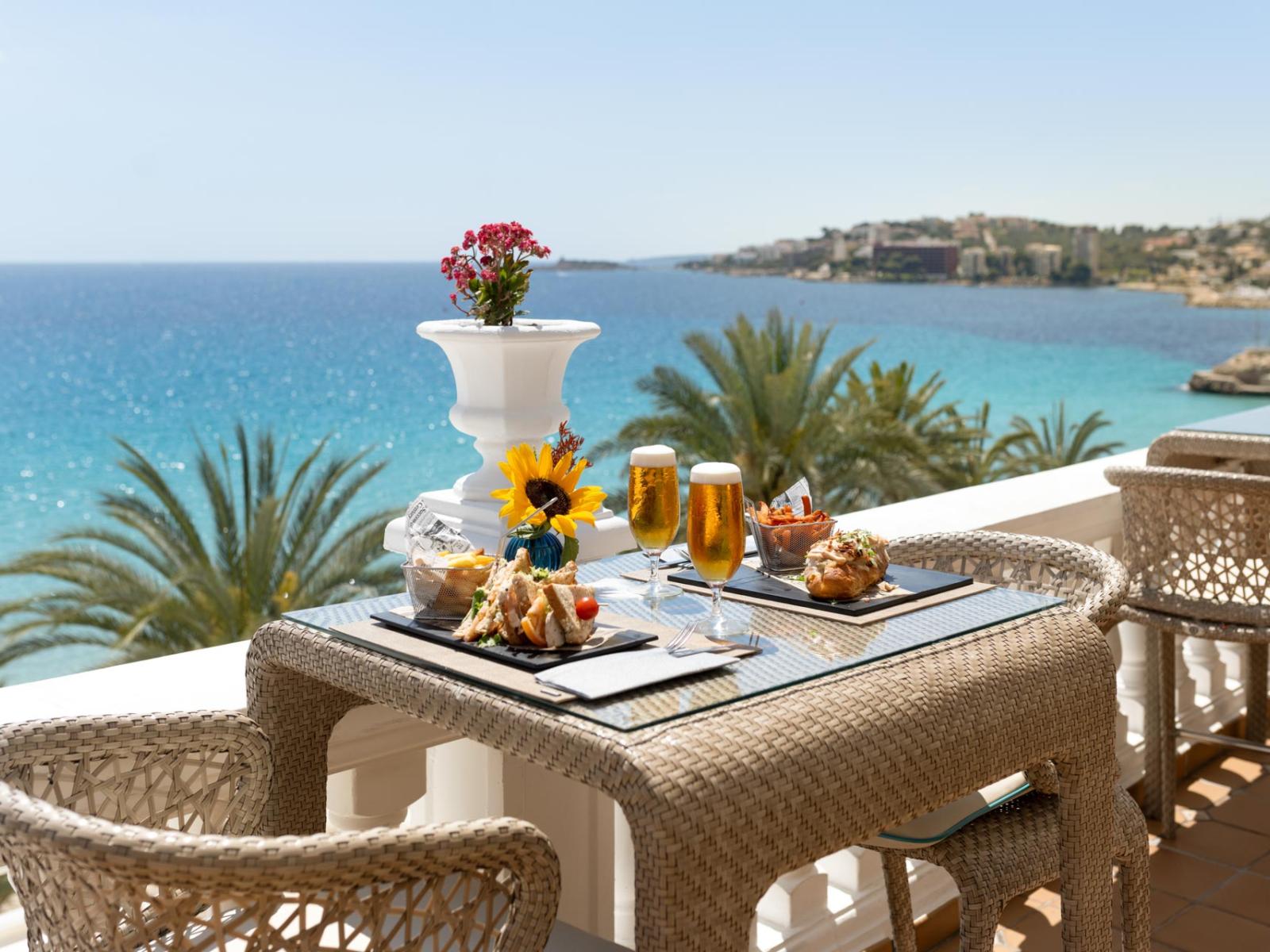 NIXE PALACE waterside dining