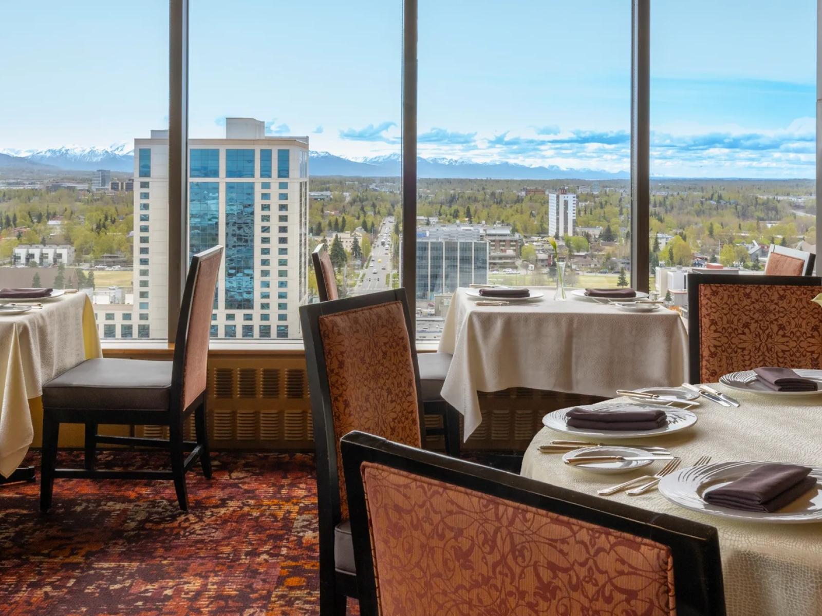 Crow's Nest Restaurant | Hotel Captain Cook