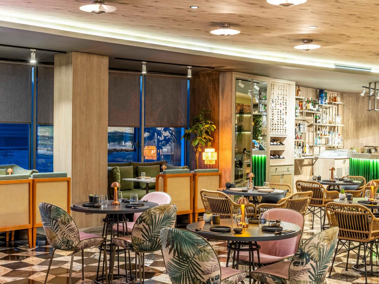 Opera Hotel Bosphorus Restaurant Oishii