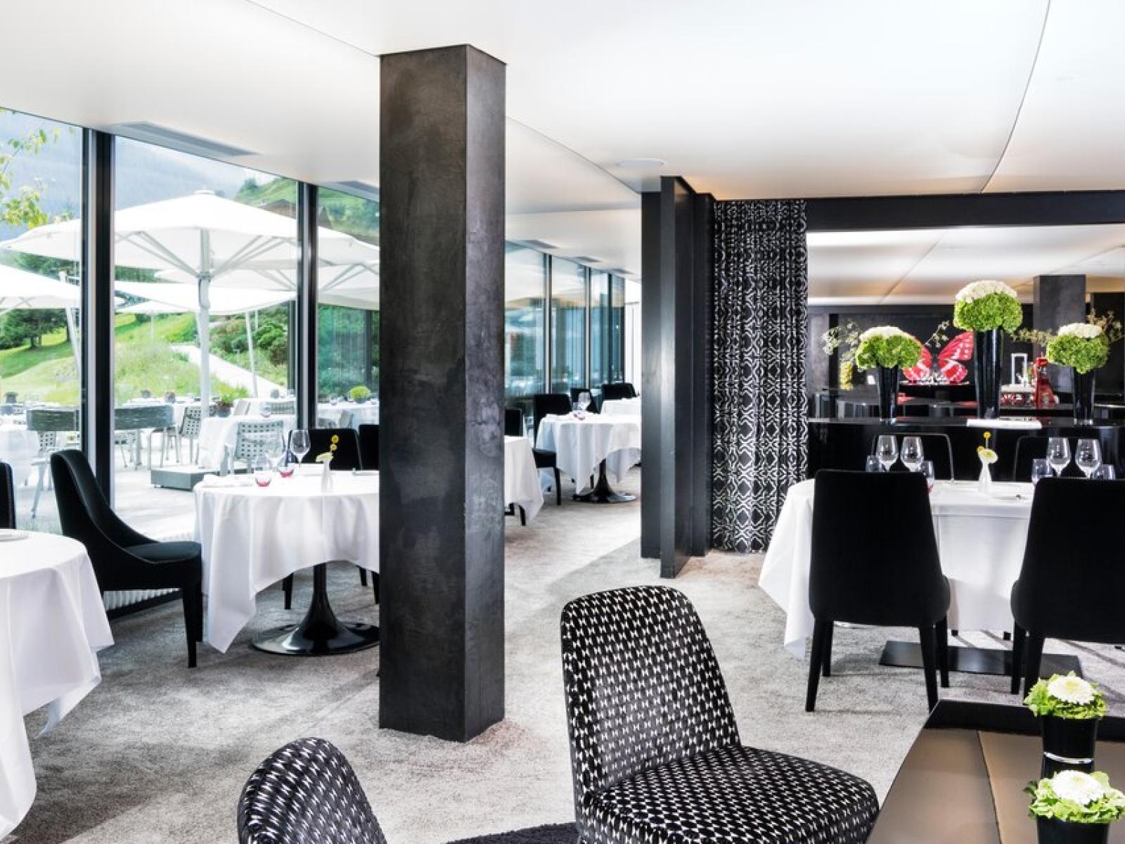 7132 Hotel Red Restaurant