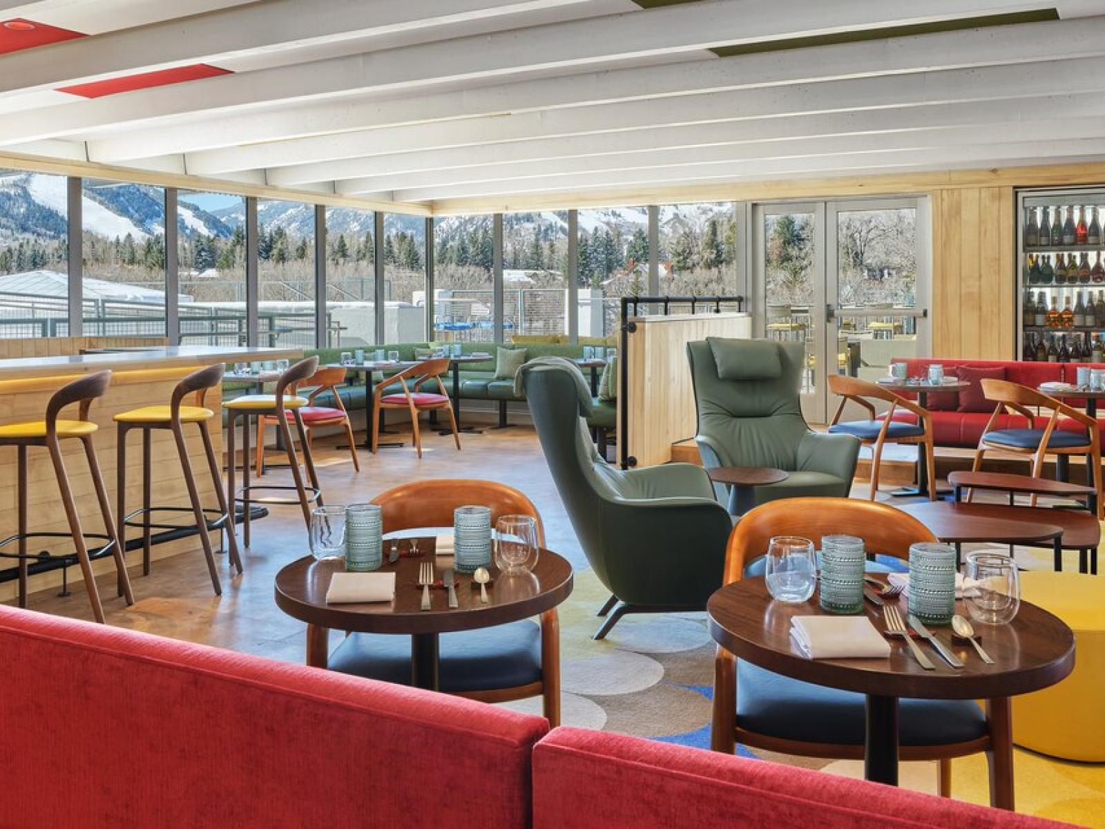 Aspen Meadows Resort West End Social Lounge