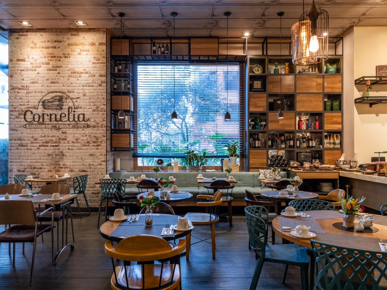 100 Luxury Suites Dining at Restaurant Cornelia