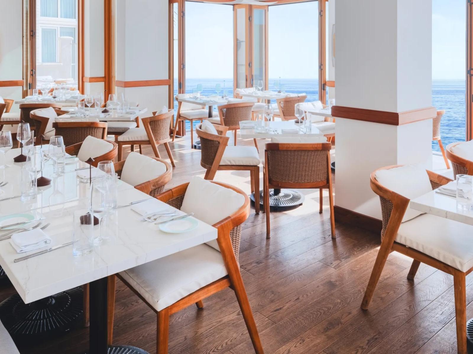 Surf & Sand Laguna Beach | Splashes Restaurant Dining Area