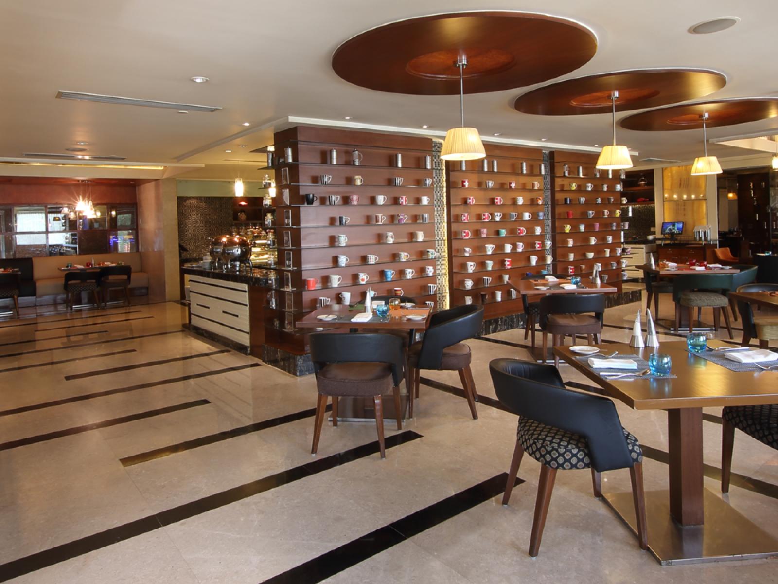 Gokulam Grand Hotel & Spa dining