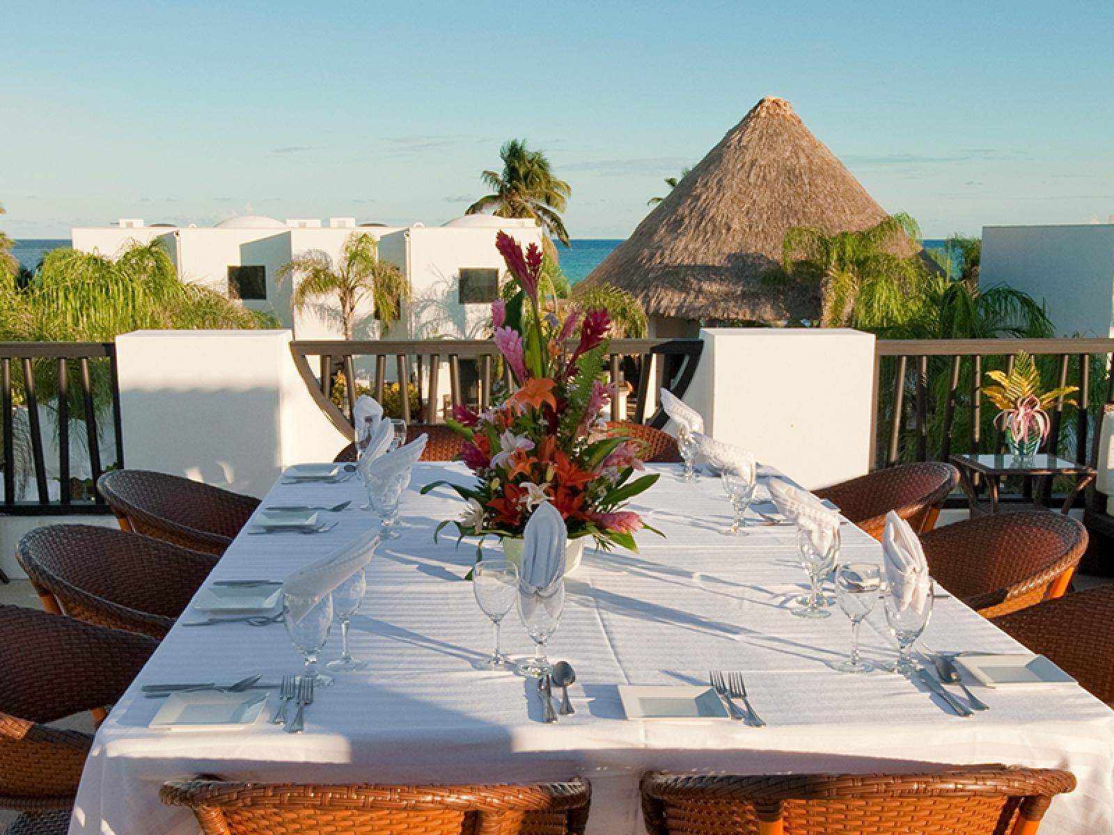 Las Terrazas Resort and Residences Dining