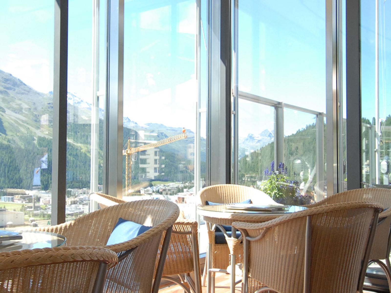 art boutique Hotel Monopol dining with a view