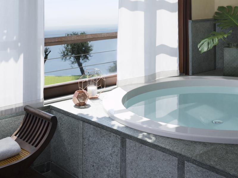 Exclusive Suite Jacuzzi