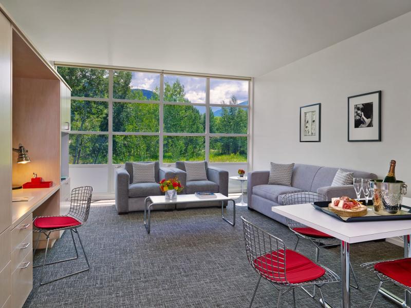 deluxe two bedroom suite