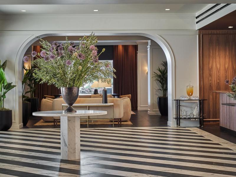 Pendry Chicago Lobby
