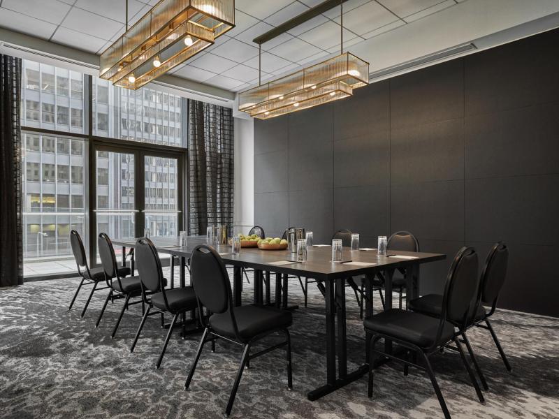 Pendry Chicago Salon
