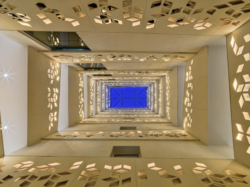 H10 Cubik Stairwell Art