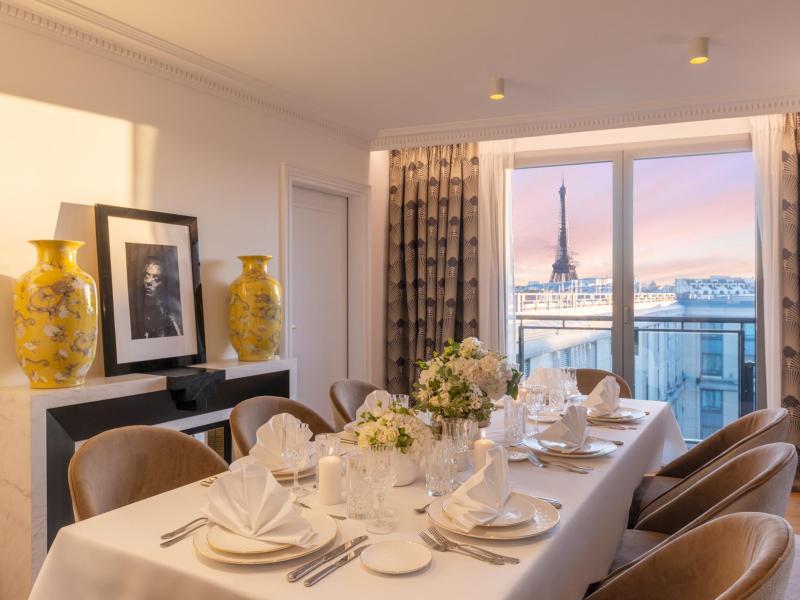 Apartment Eiffel Dining Room