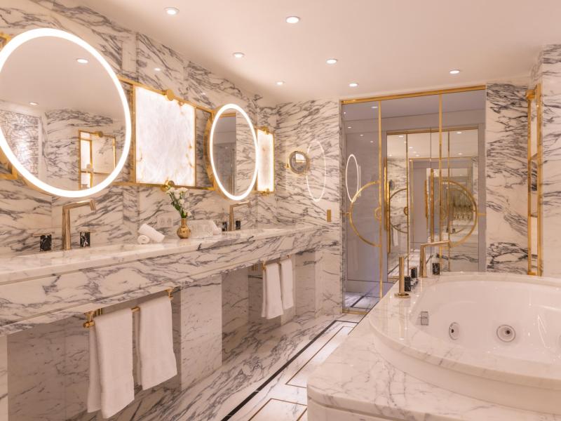 Apartment Monceau Bathroom