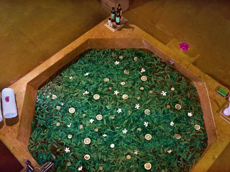 Bath with essential oils