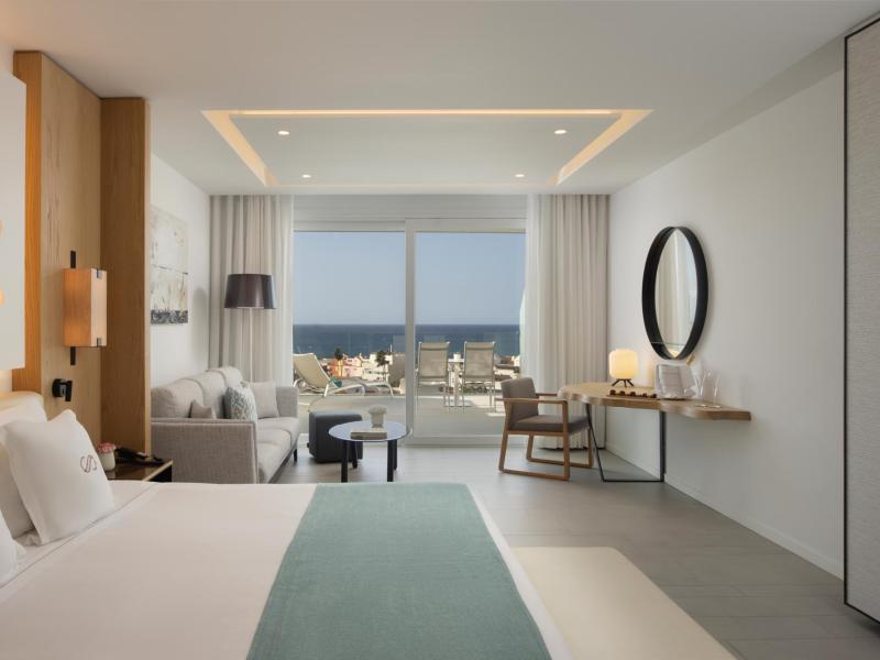 Junior Suite front sea view