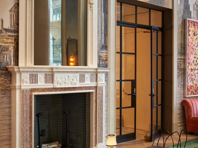 Fireplace in Lounge on Pearl