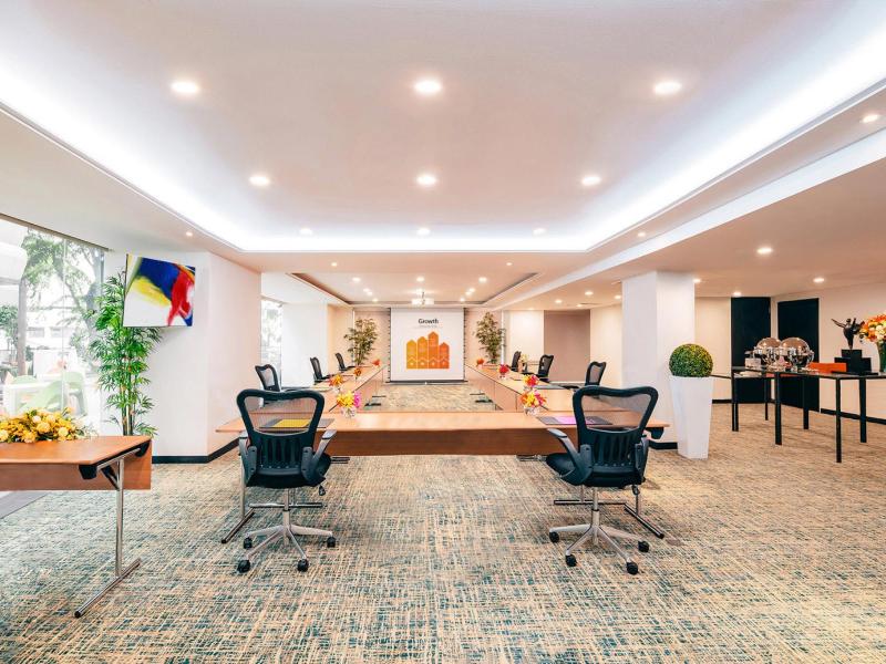 Scotts Suite, Royal Plaza on Scotts