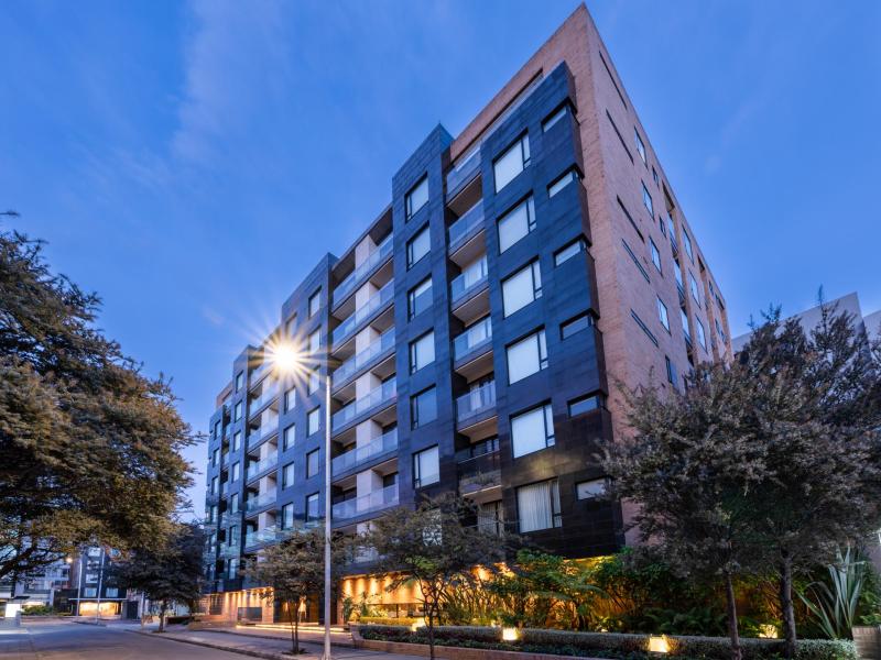 93 Luxury Suites & Residences